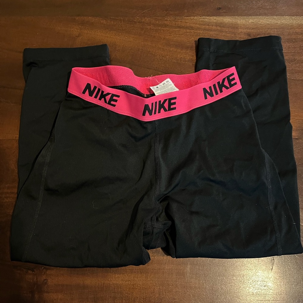Nike Capri Leggings with Vibrant Pink Waistband
